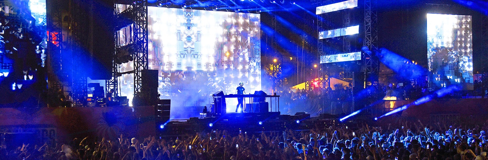 Plages-electro-Cannes-Traverso---Palais-des-Festivals-Cannes-crop